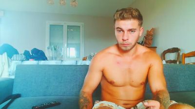 Elka_fit28 live cam on Cam4