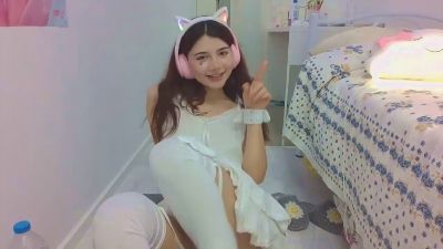 ElkeTock live cam on Cam4