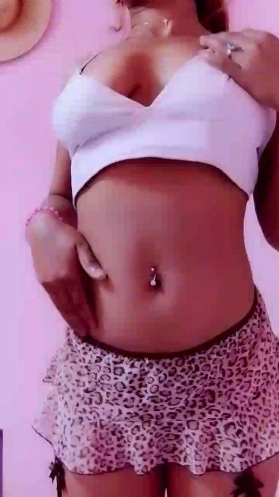 Ellah1 live cam on Cam4