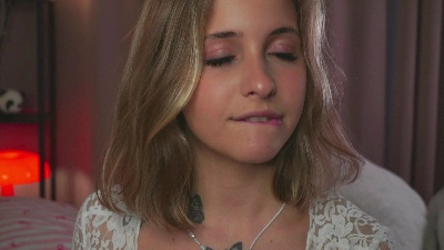 EllamaeWerley live cam on Cam4