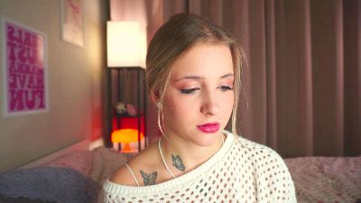 EllamaeWerley live cam on Cam4