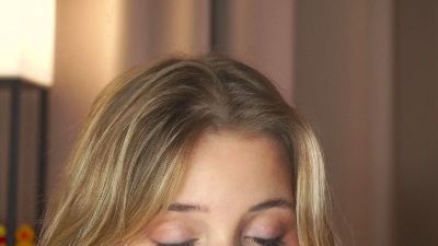 EllamaeWerley live cam on Cam4