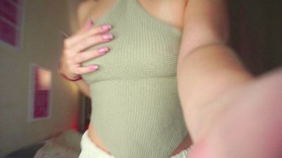 EllamaeWerley live cam on Cam4