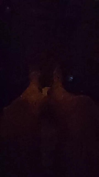 Elle_et_na live cam on Cam4