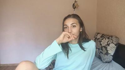 EllenaGalamay live cam on Cam4