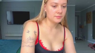 ElliWollard live cam on Cam4