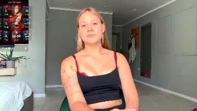 ElliWollard live cam on Cam4