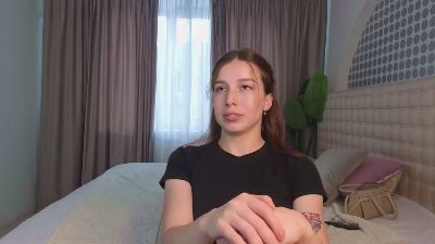 EllieMiskell live cam on Cam4