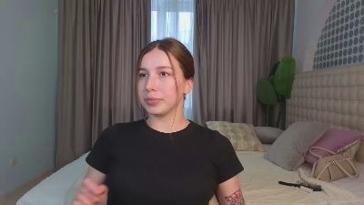 EllieMiskell live cam on Cam4