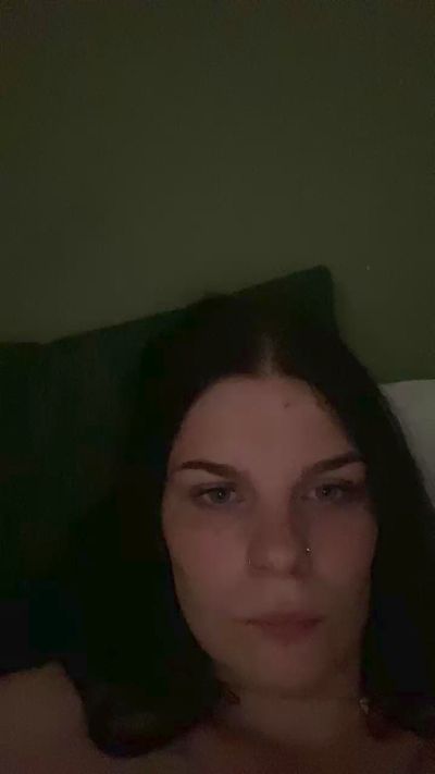 Ellieh live cam on Cam4
