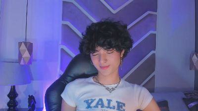 ElliotFontaine live cam on Cam4