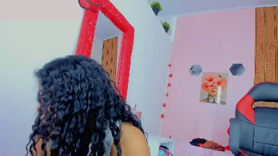 EllyBloom live cam on Cam4
