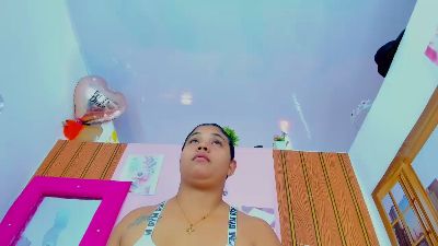 EllyBloom live cam on Cam4