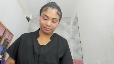 EllyBloom live cam on Cam4