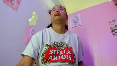EllyBloom live cam on Cam4