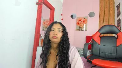 EllyBloom live cam on Cam4