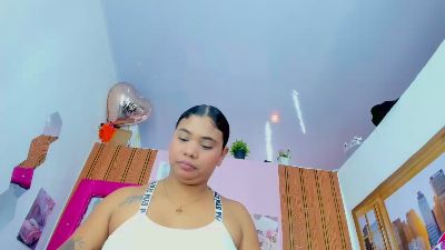EllyBloom live cam on Cam4