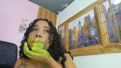 EllyBloom live cam on Cam4