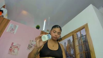 EllyBloom live cam on Cam4