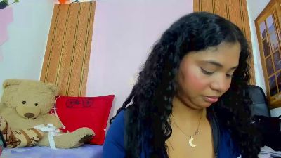 EllyBloom live cam on Cam4