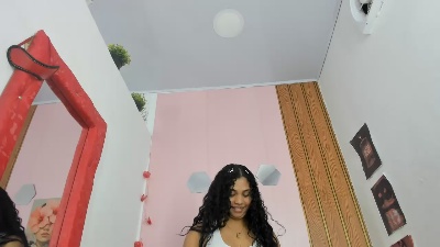 EllyBloom live cam on Cam4
