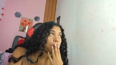 EllyBloom live cam on Cam4