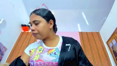 EllyBloom live cam on Cam4