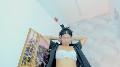 EllyBloom live cam on Cam4