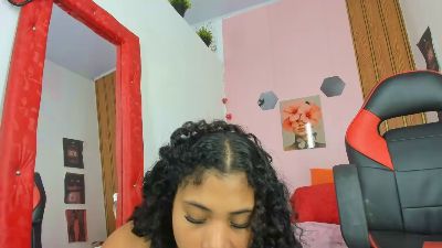 EllyBloom live cam on Cam4
