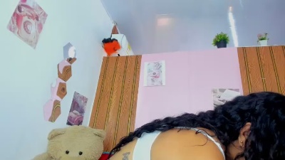 EllyBloom live cam on Cam4