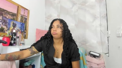 EllyBloom live cam on Cam4