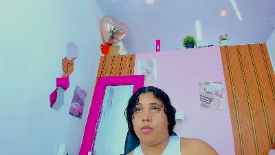EllyBloom live cam on Cam4