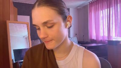 EllyThro live cam on Cam4