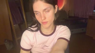 EllyThro live cam on Cam4