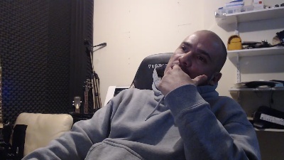 Elmanoverde live cam on Cam4