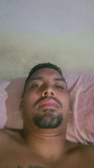 Elmoreno live cam on Cam4
