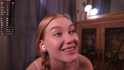 ElnaMolitor live cam on Cam4