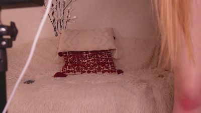 ElnaMolitor live cam on Cam4