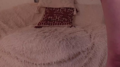 ElnaMolitor live cam on Cam4