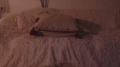 ElnaMolitor live cam on Cam4