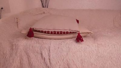 ElnaMolitor live cam on Cam4