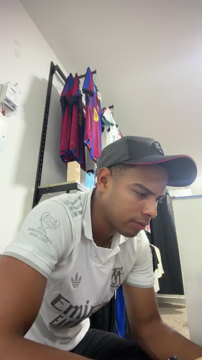Elnegroo live cam on Cam4