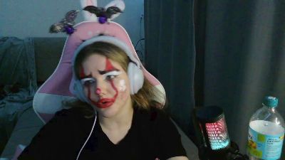 EloisLoncaric live cam on Cam4