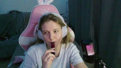 EloisLoncaric live cam on Cam4