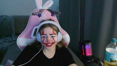EloisLoncaric live cam on Cam4