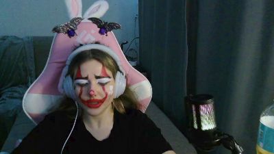 EloisLoncaric live cam on Cam4