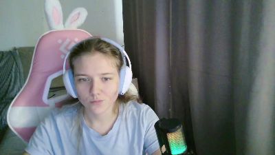 EloisLoncaric live cam on Cam4
