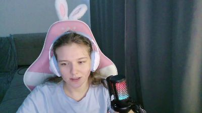 EloisLoncaric live cam on Cam4