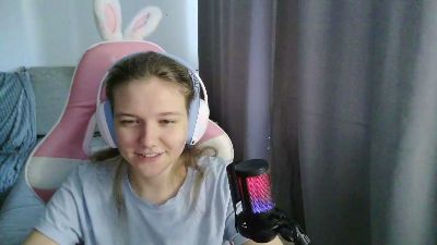EloisLoncaric live cam on Cam4