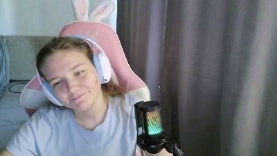 EloisLoncaric live cam on Cam4